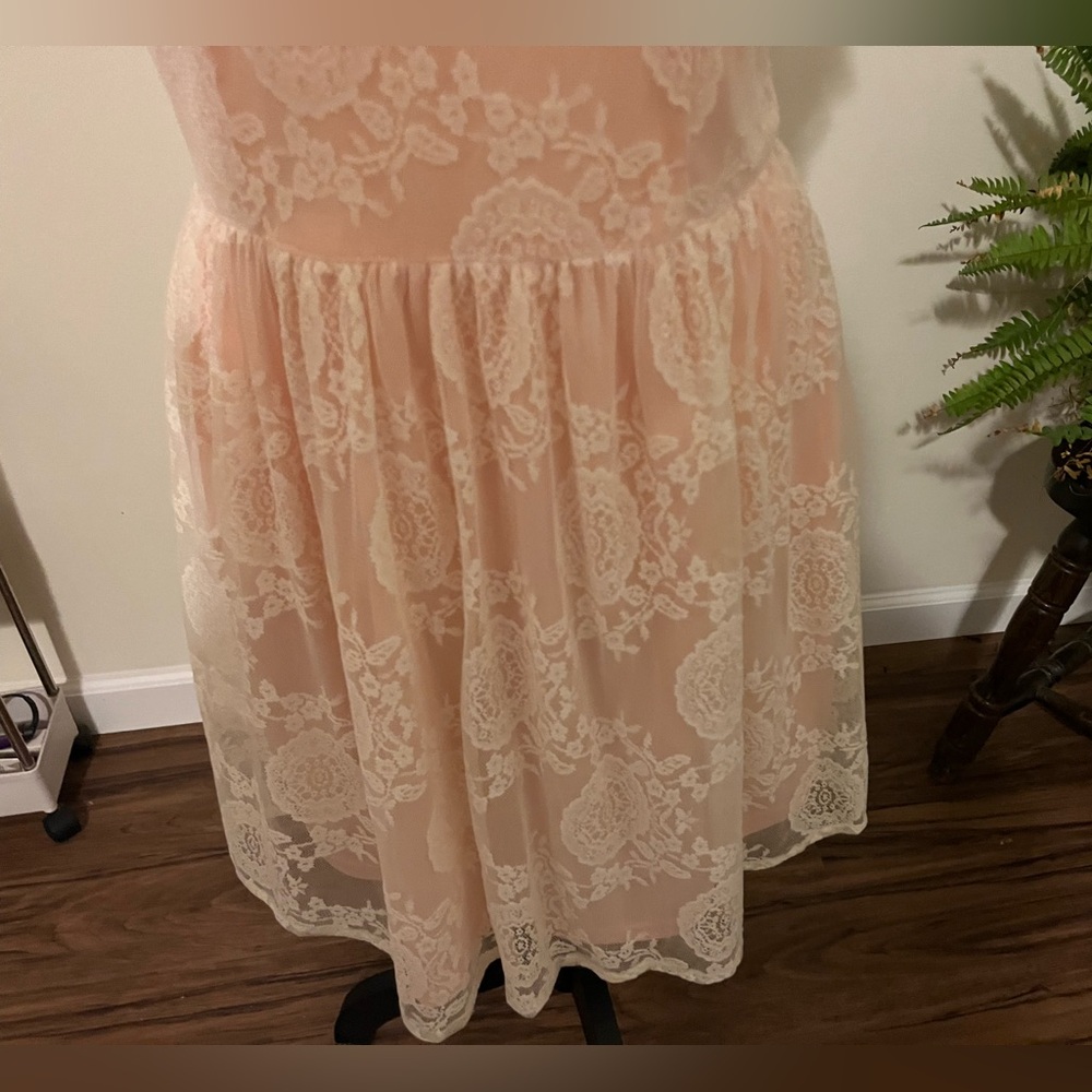H&M Divided Lace Peach Mini Dress - Picture 5 of 7